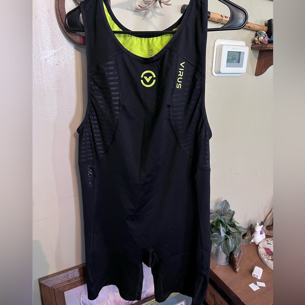Virus Ascend weightlifting singlet